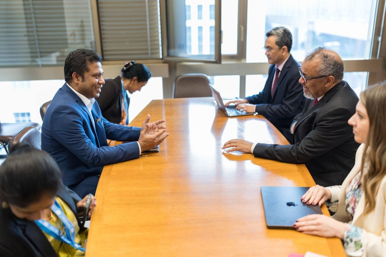 Hon. Dr. Nalinda Jayatissa, Minister of Health and Mass Media called on Director General/WHO picture 2